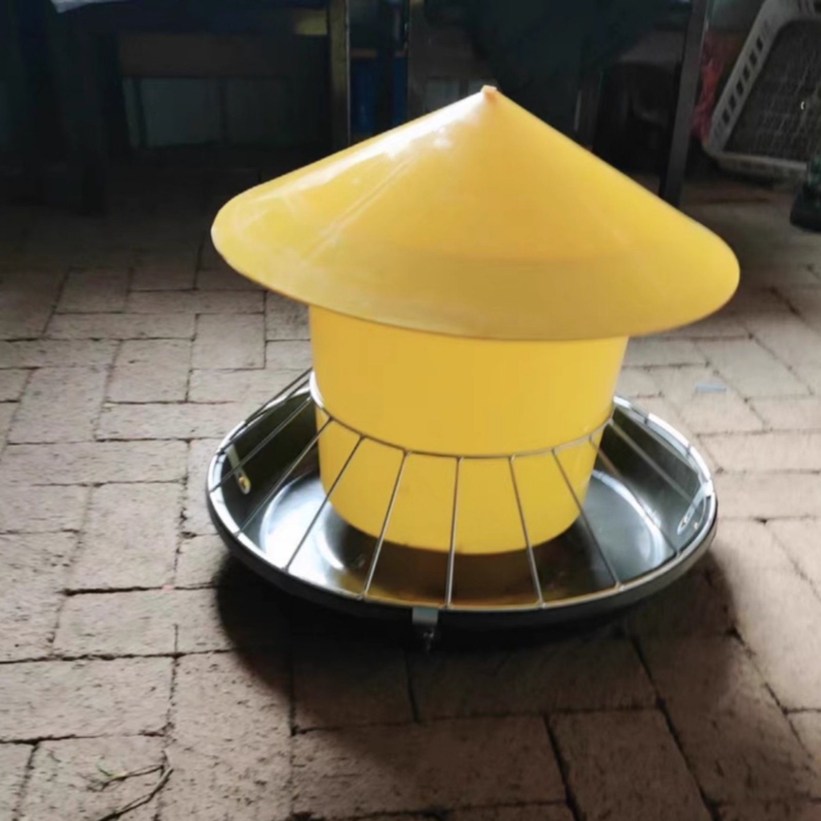 Comedouro Redondo para Aves de - Feeding avaliação e preço